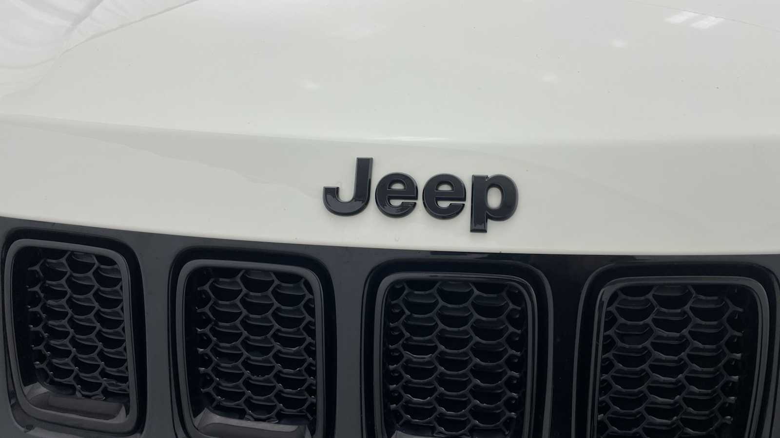 Thumbnail: 2018 Jeep Compass - 34