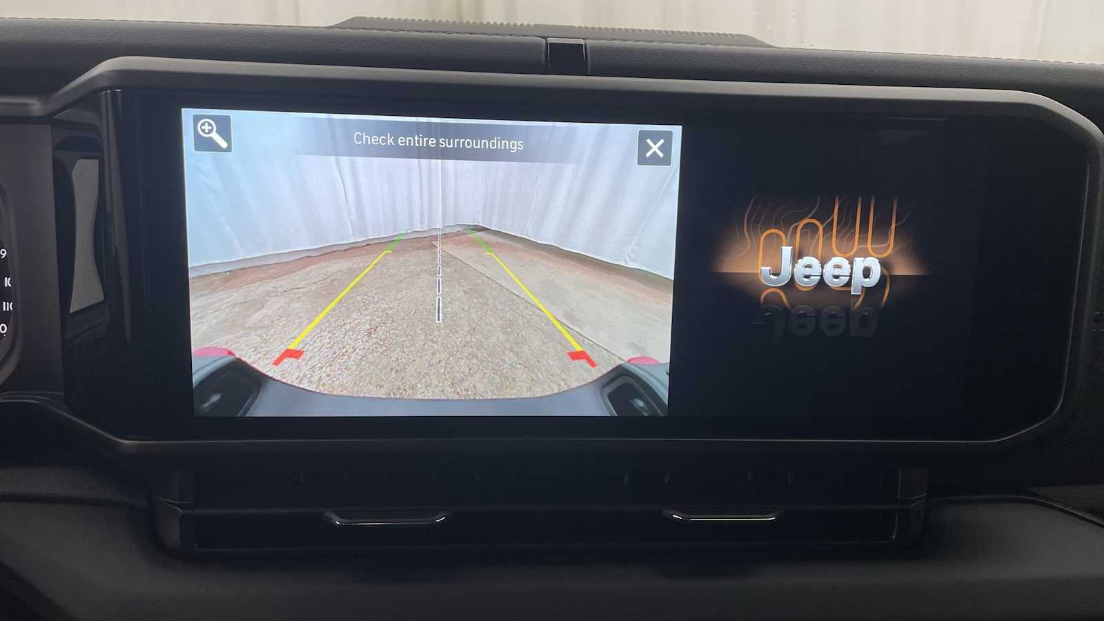 Thumbnail: 2025 Jeep Gladiator - 4