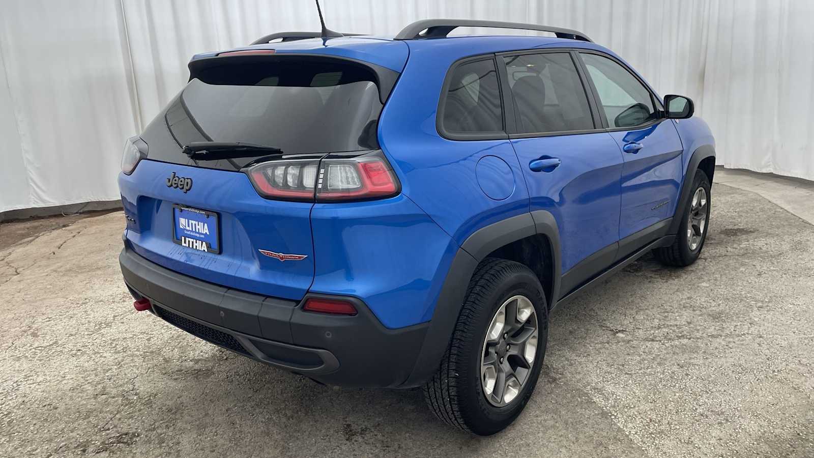 Thumbnail: 2019 Jeep Cherokee - 32