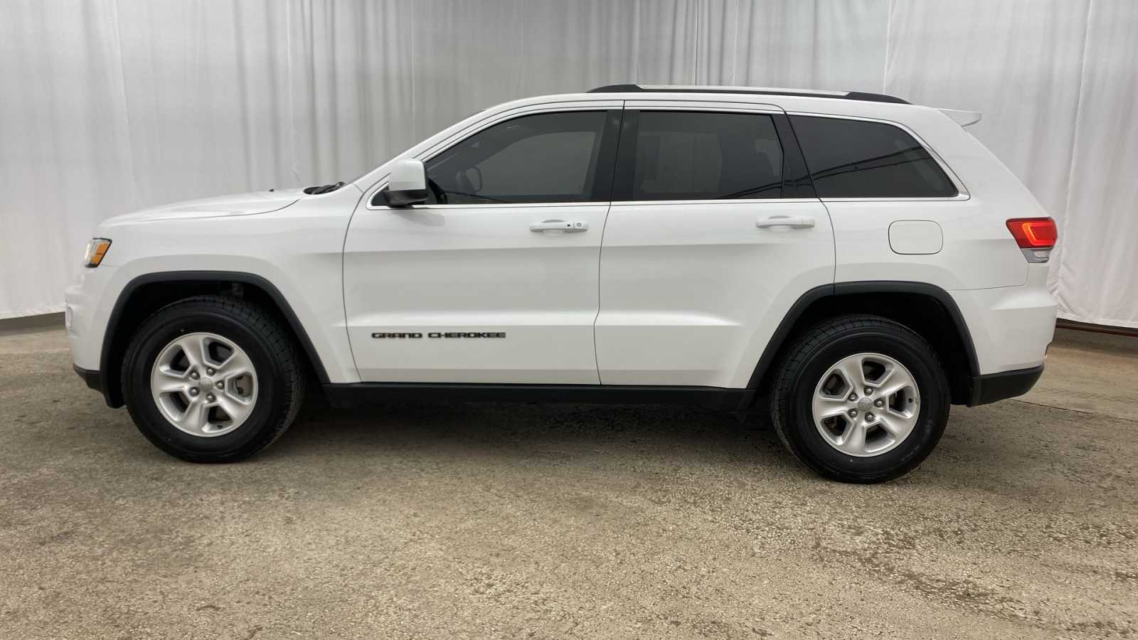 Thumbnail: 2017 Jeep Grand Cherokee - 11