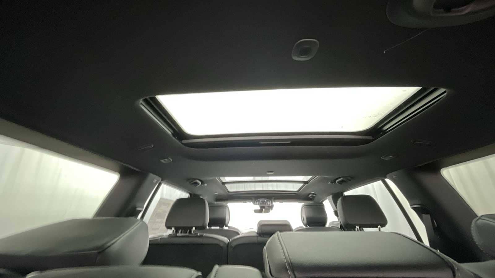 Thumbnail: 2025 Jeep Wagoneer - 13