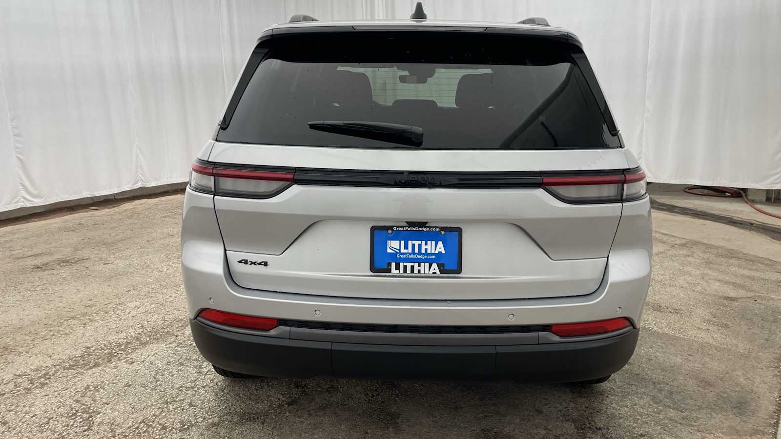 Thumbnail: 2026 Jeep Grand Cherokee - 34