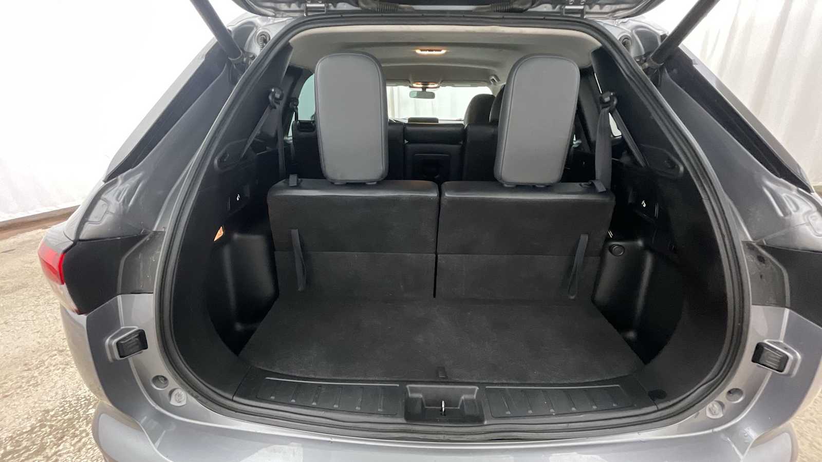 Thumbnail: 2023 Mitsubishi Outlander - 29