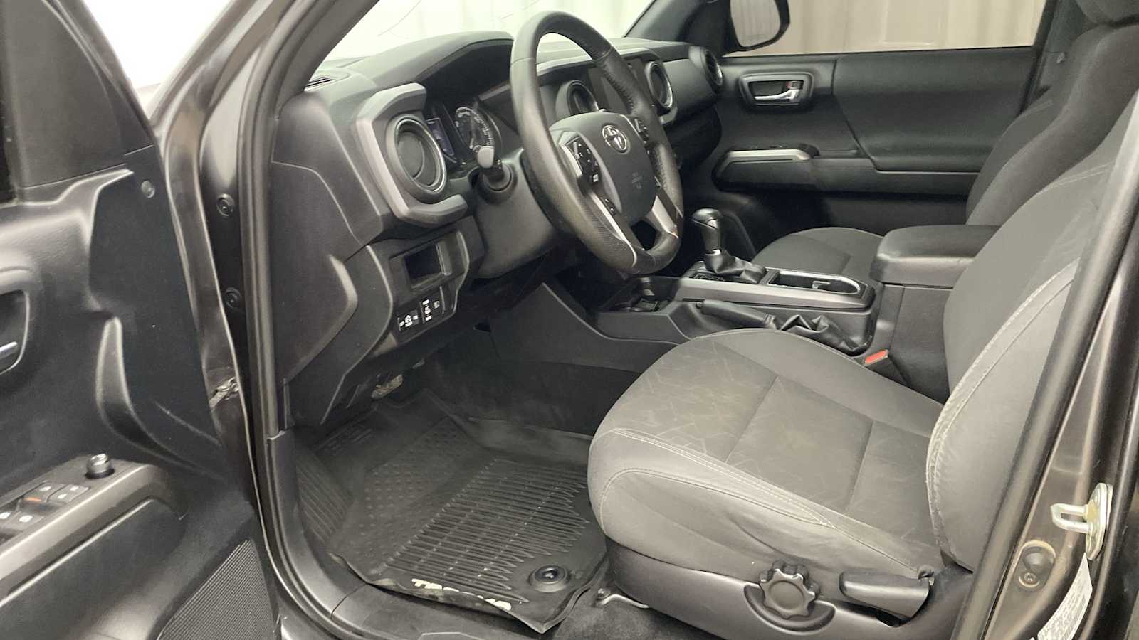 Thumbnail: 2019 Toyota Tacoma - 2