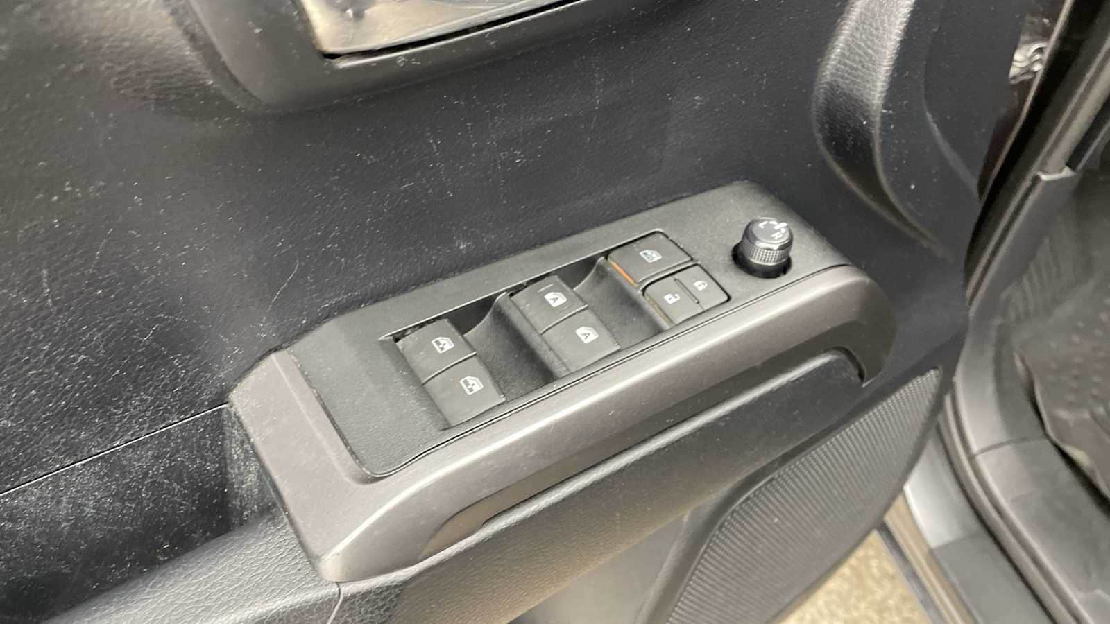 Thumbnail: 2019 Toyota Tacoma - 7