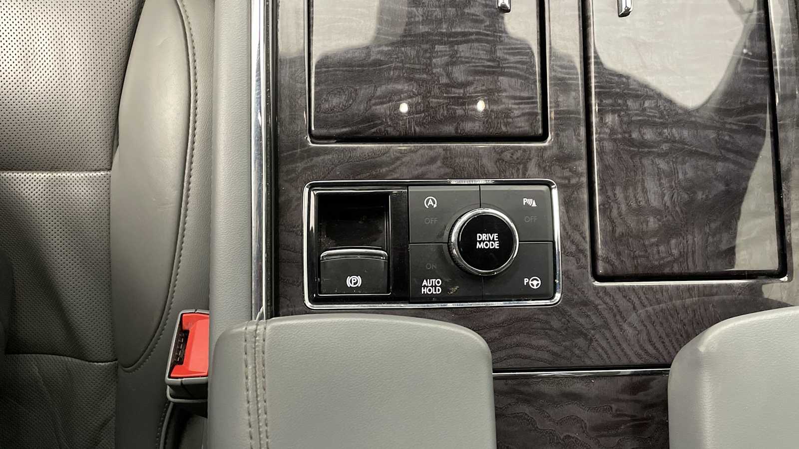 Thumbnail: 2018 Lincoln Navigator L - 28