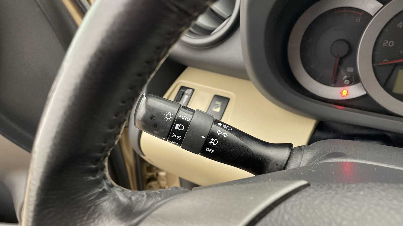 Thumbnail: 2012 Toyota RAV4 - 16