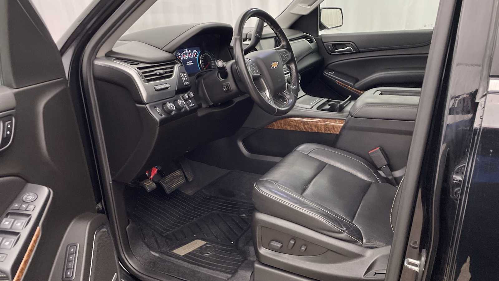 Thumbnail: 2019 Chevrolet Tahoe - 2