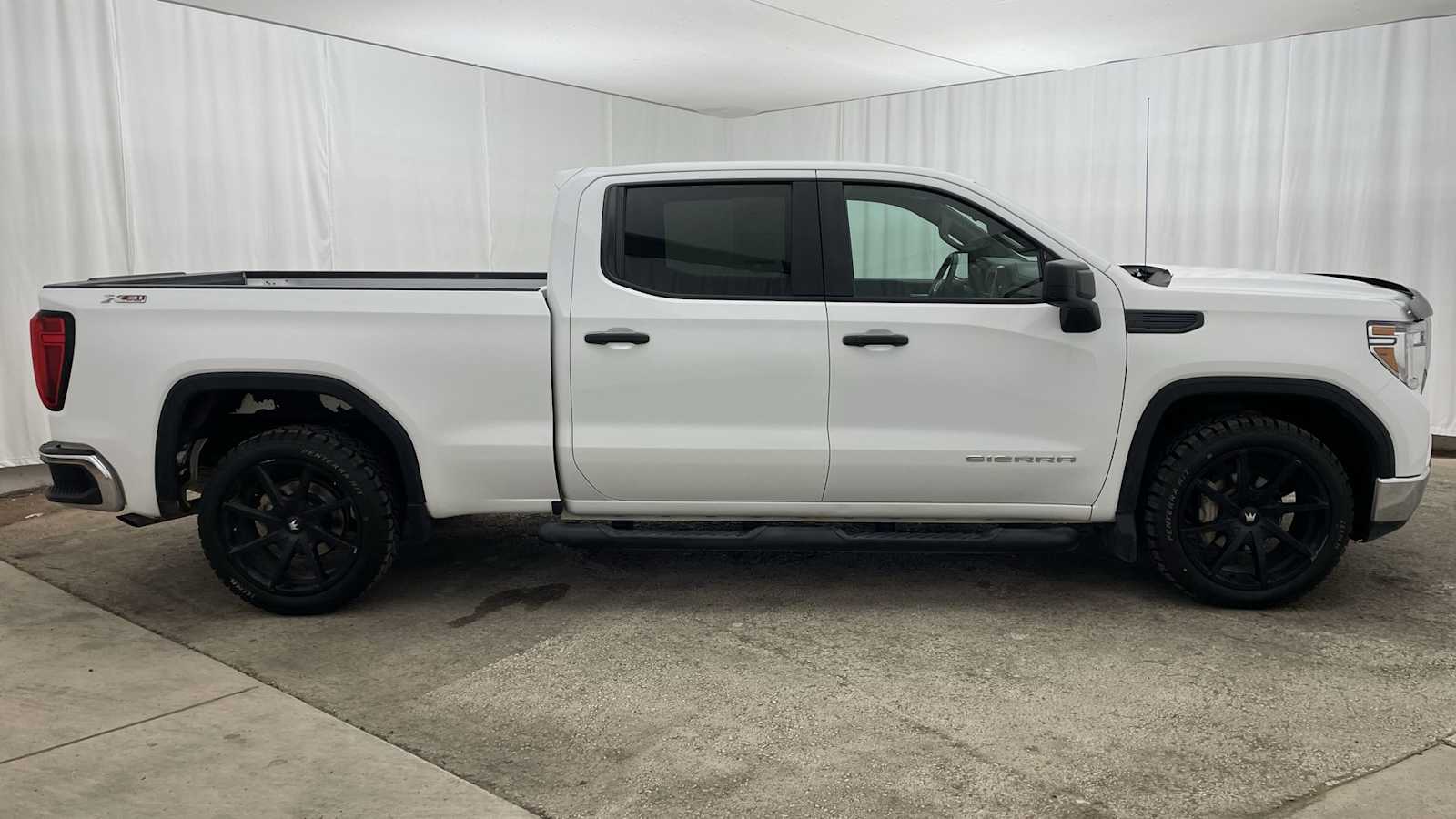 Thumbnail: 2019 GMC Sierra 1500 - 31