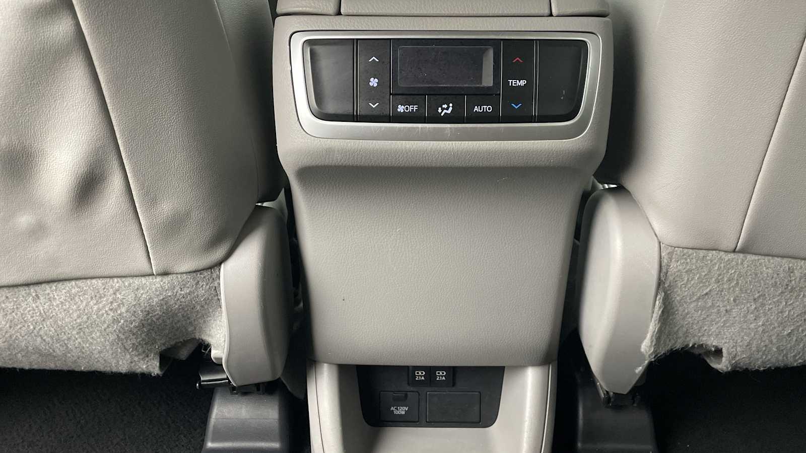 Thumbnail: 2018 Toyota Highlander - 26