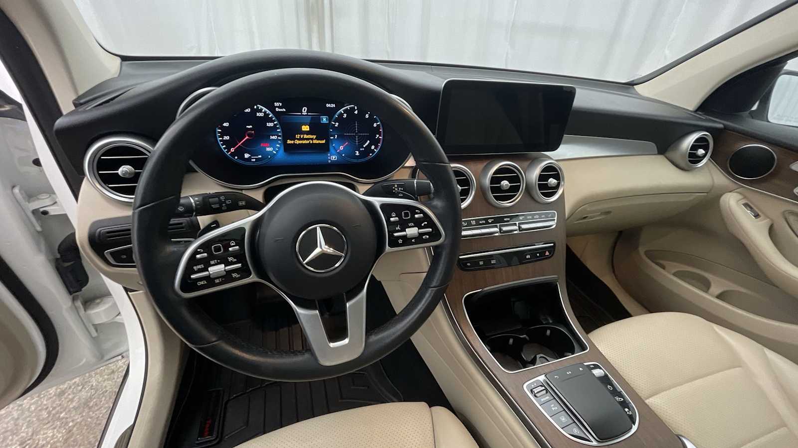 2022 Mercedes Benz GLC 300 4MATIC photo 2