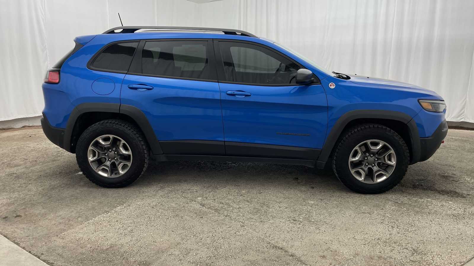 Thumbnail: 2019 Jeep Cherokee - 37