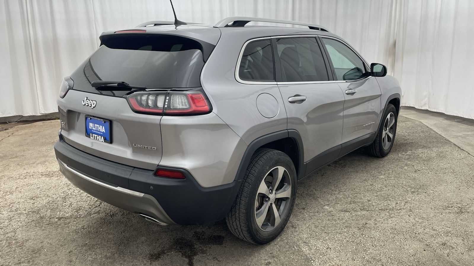 Thumbnail: 2019 Jeep Cherokee - 36