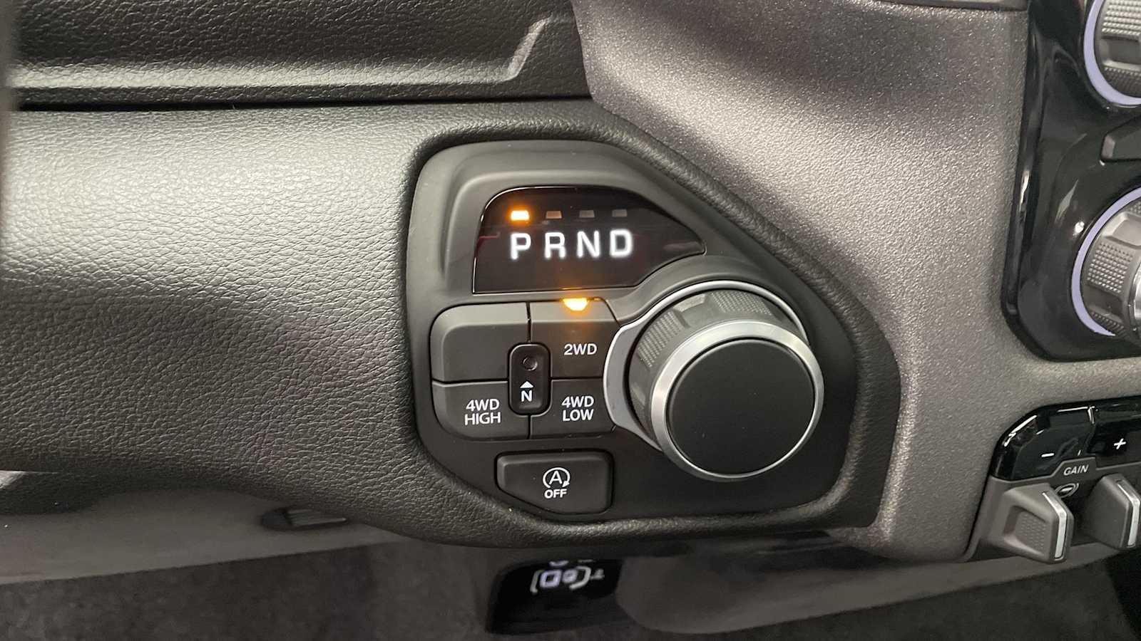 Thumbnail: 2025 RAM 1500 - 18