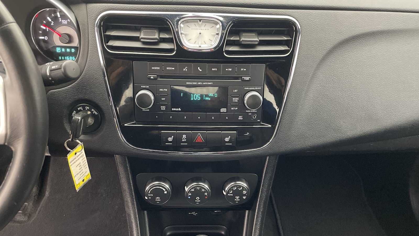 Thumbnail: 2014 Chrysler 200 - 15