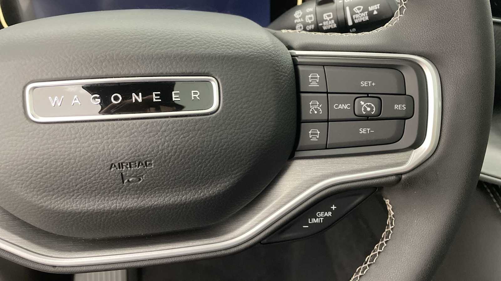 Thumbnail: 2025 Jeep Wagoneer - 17