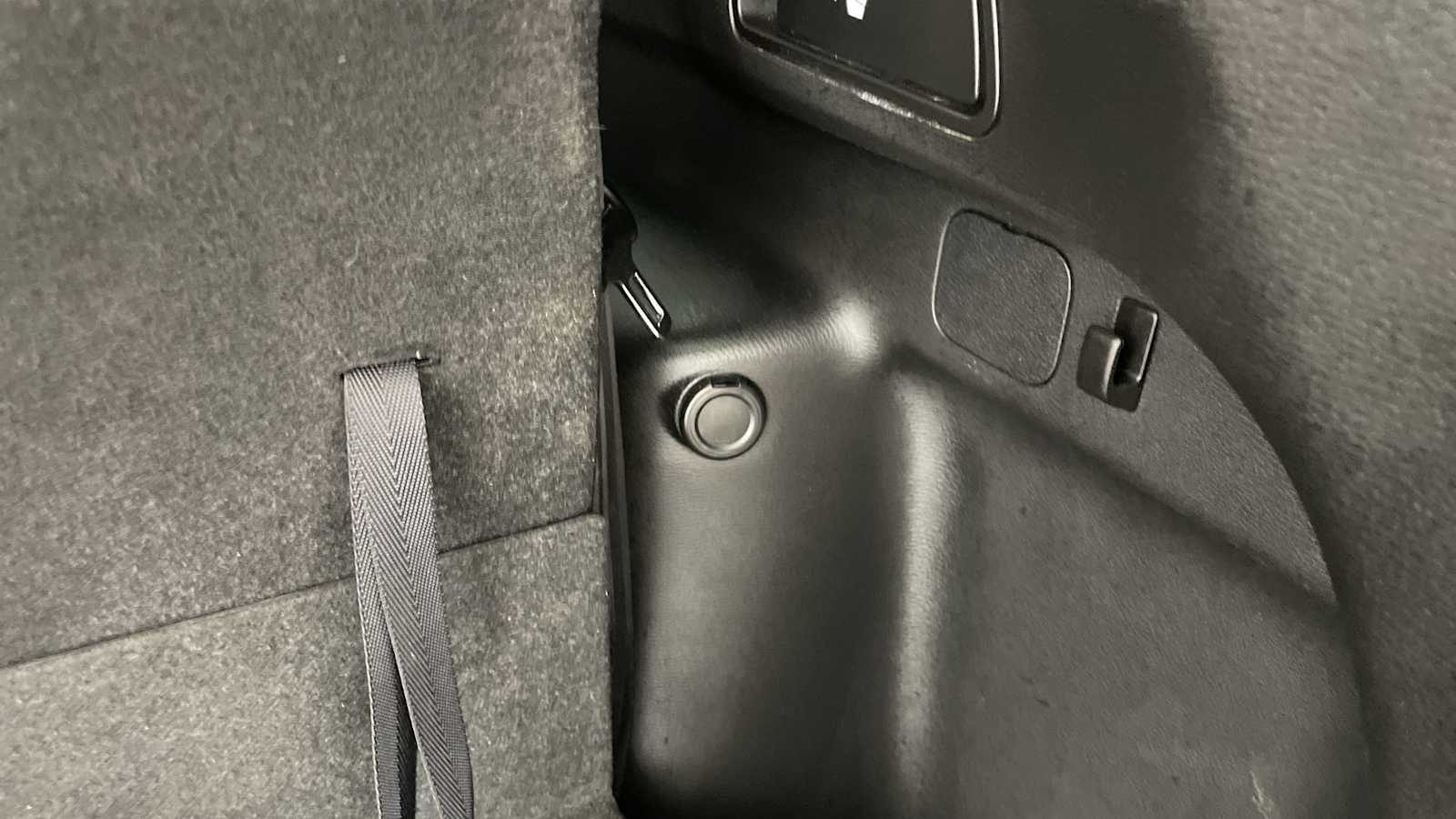 Thumbnail: 2023 Mitsubishi Outlander - 26