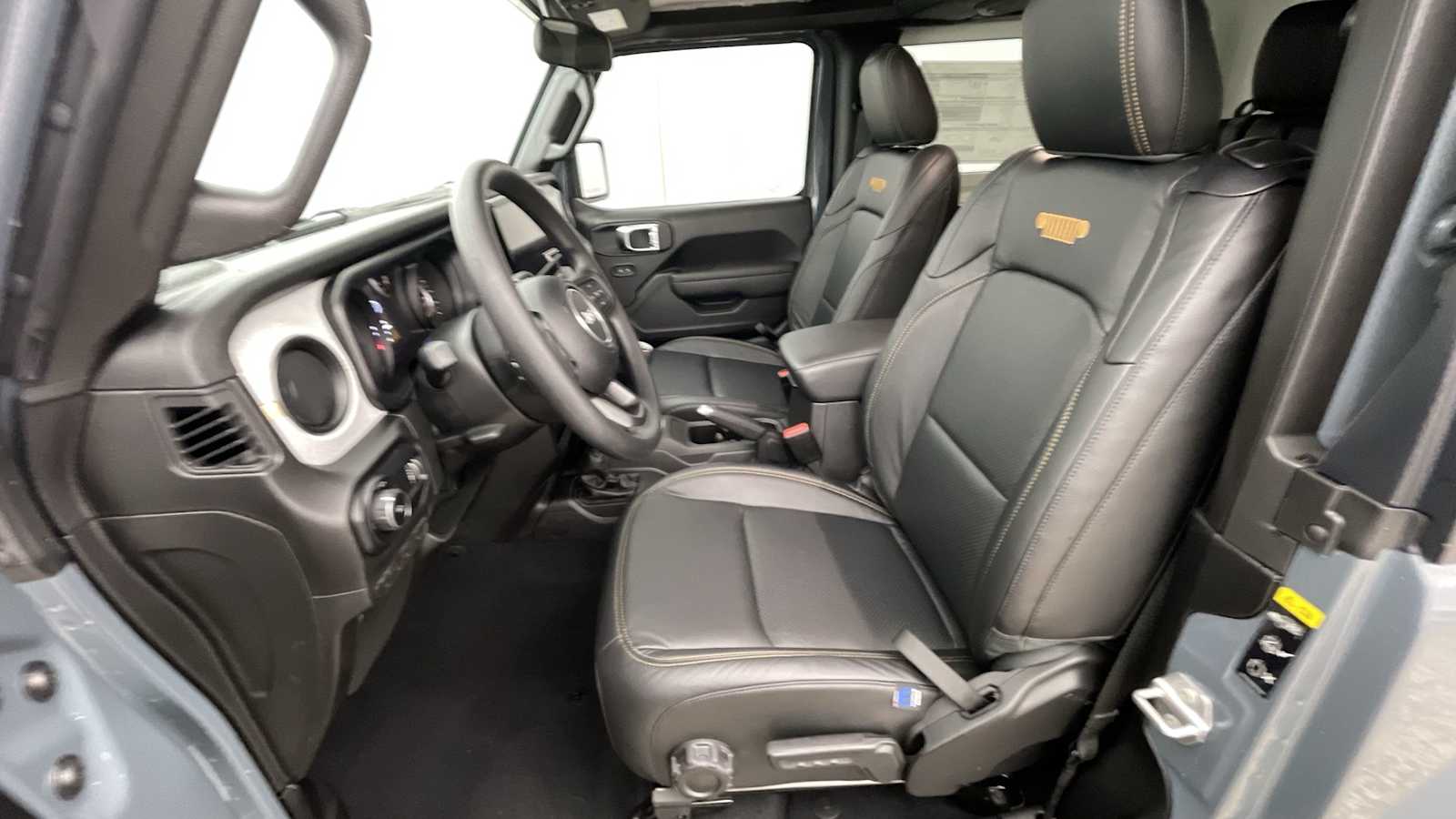 Thumbnail: 2025 Jeep Wrangler - 5