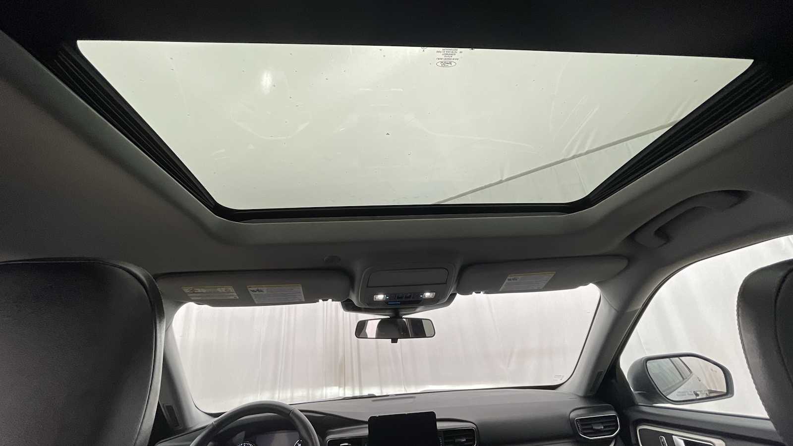 Thumbnail: 2022 Ford Explorer - 9