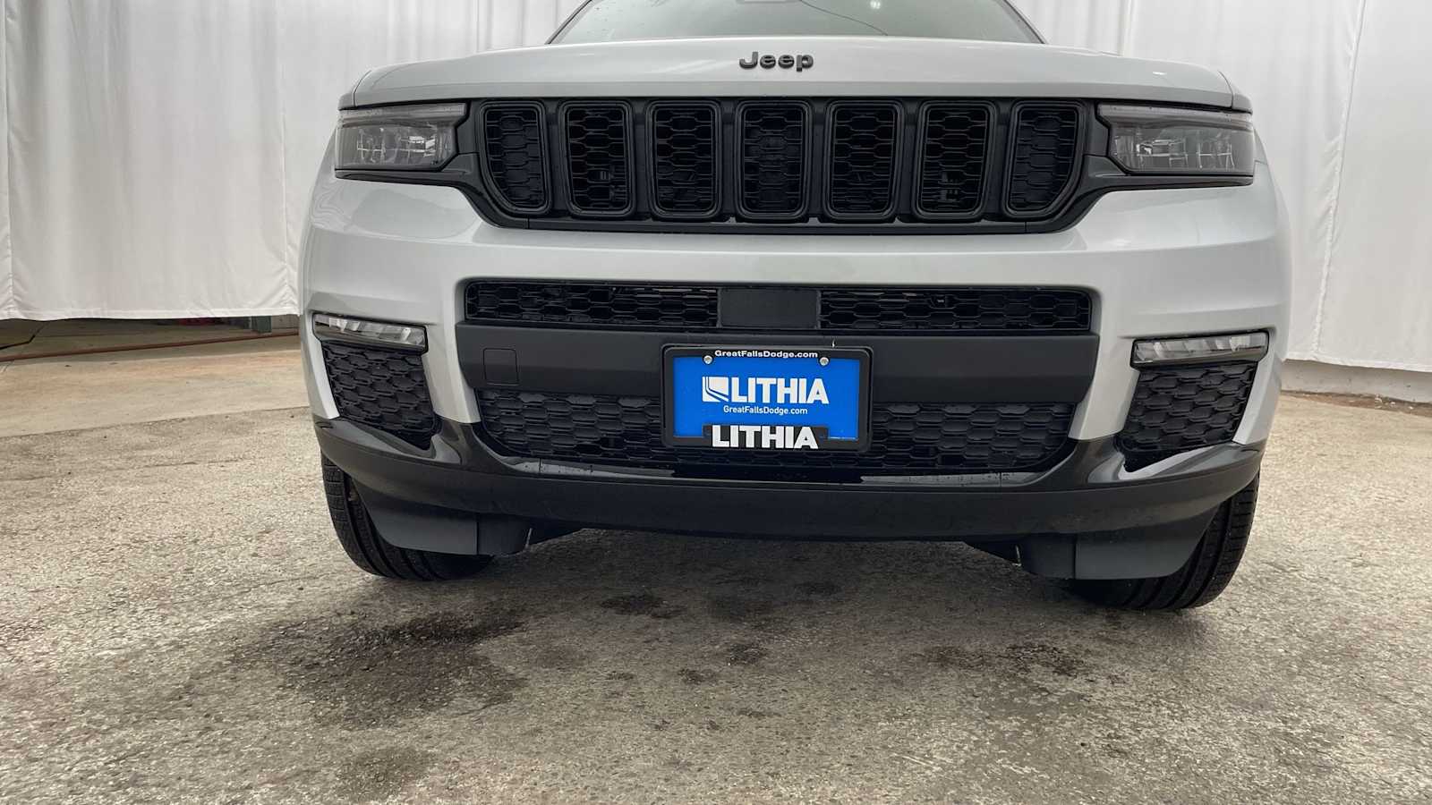 Thumbnail: 2025 Jeep Grand Cherokee - 41