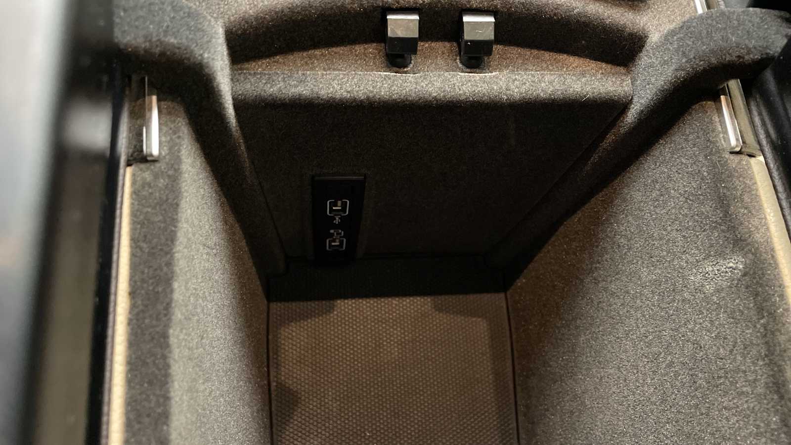 Thumbnail: 2017 Mercedes-Benz GLS - 21