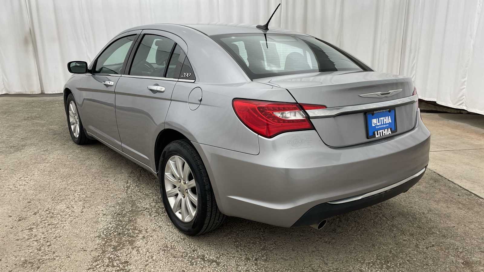 Thumbnail: 2014 Chrysler 200 - 26
