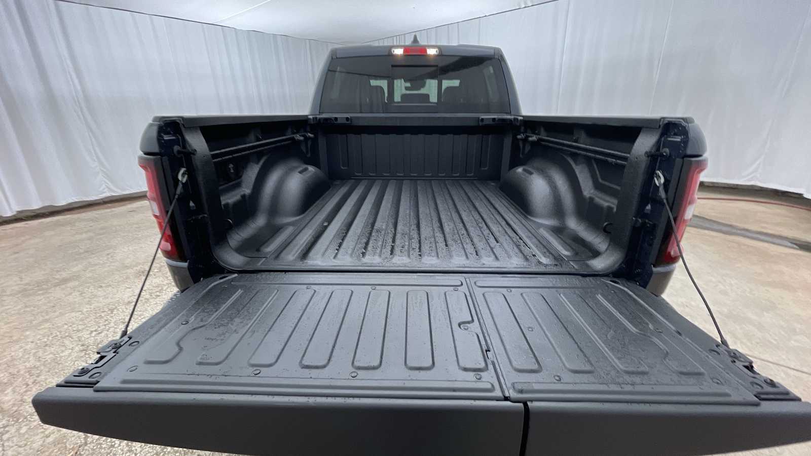 Thumbnail: 2026 RAM 1500 - 32