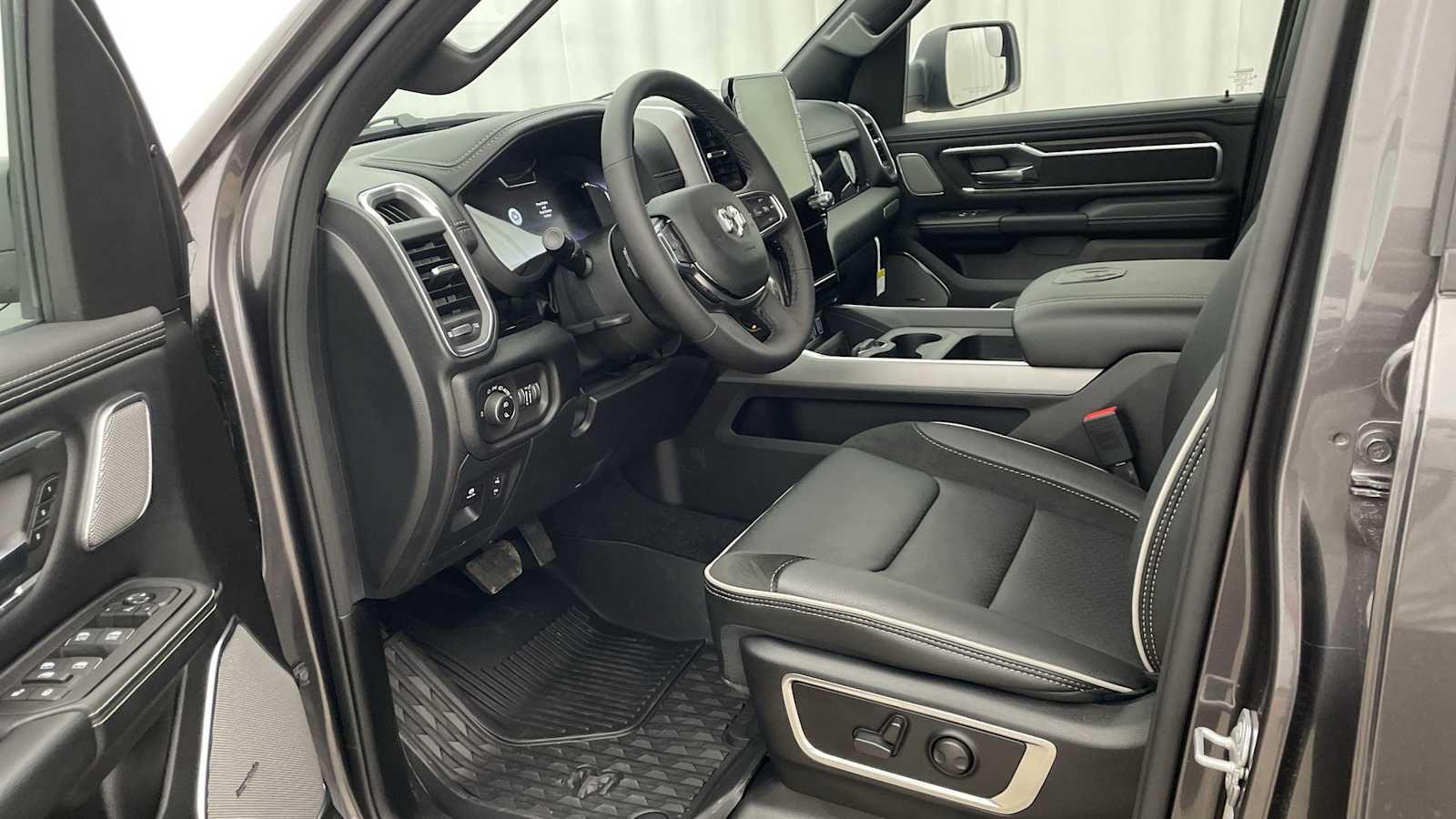 Thumbnail: 2026 RAM 1500 - 2