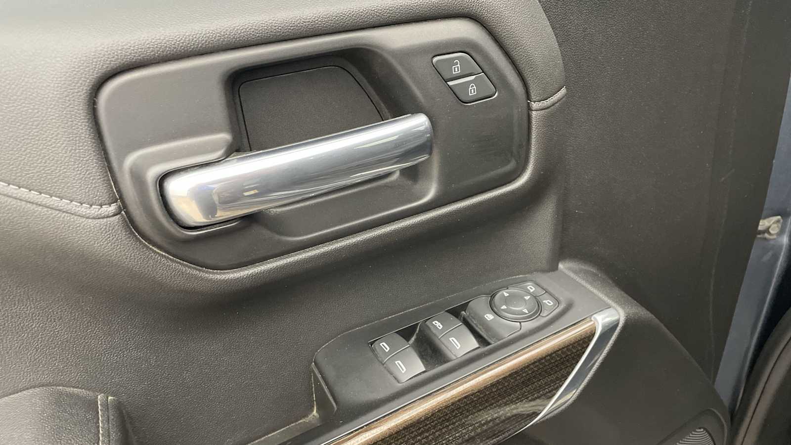 Thumbnail: 2019 Chevrolet Silverado 1500 - 6