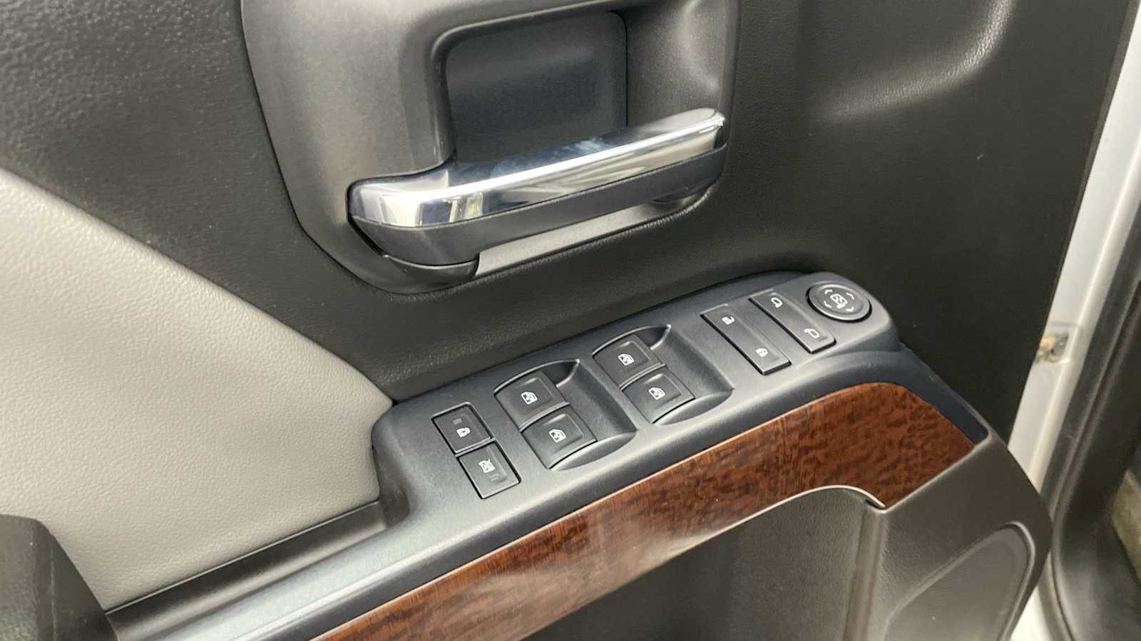 Thumbnail: 2016 GMC Sierra 3500 - 6