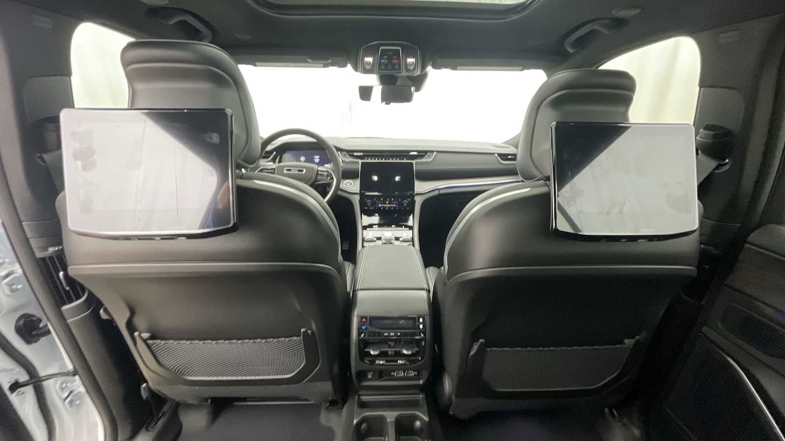 Thumbnail: 2025 Jeep Grand Cherokee - 8