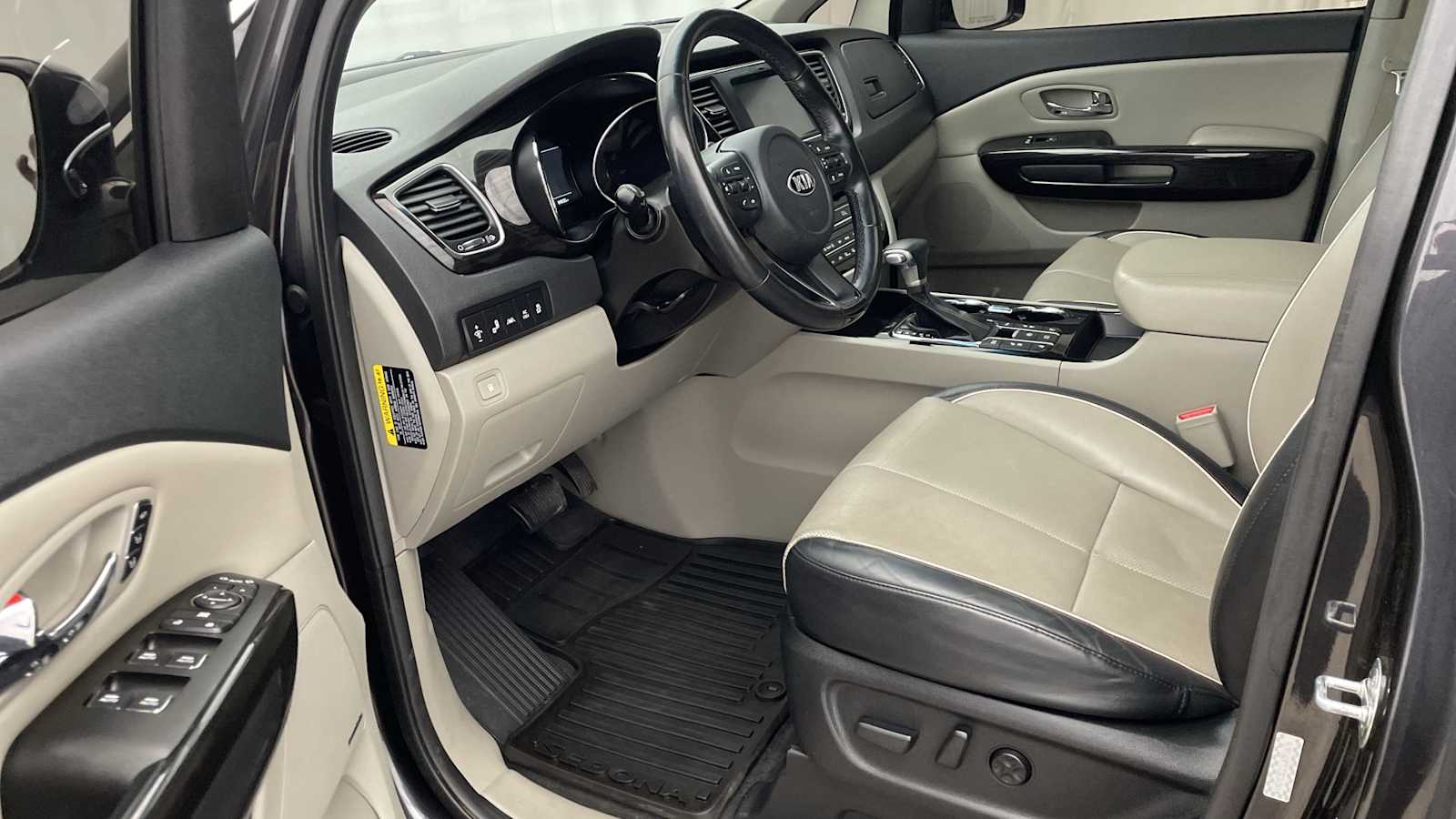 Thumbnail: 2020 Kia Sedona - 3