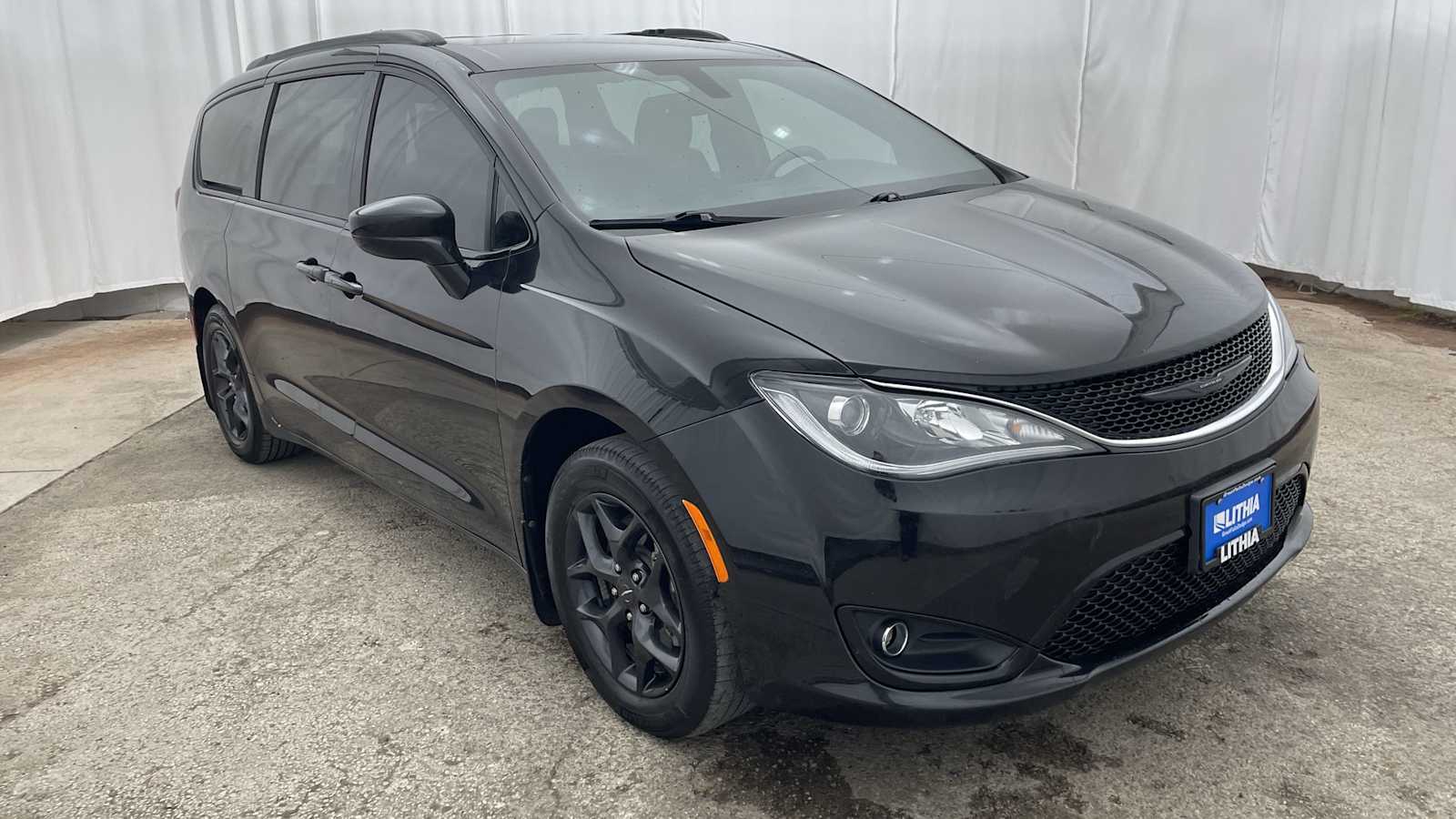 Thumbnail: 2019 Chrysler Pacifica - 35