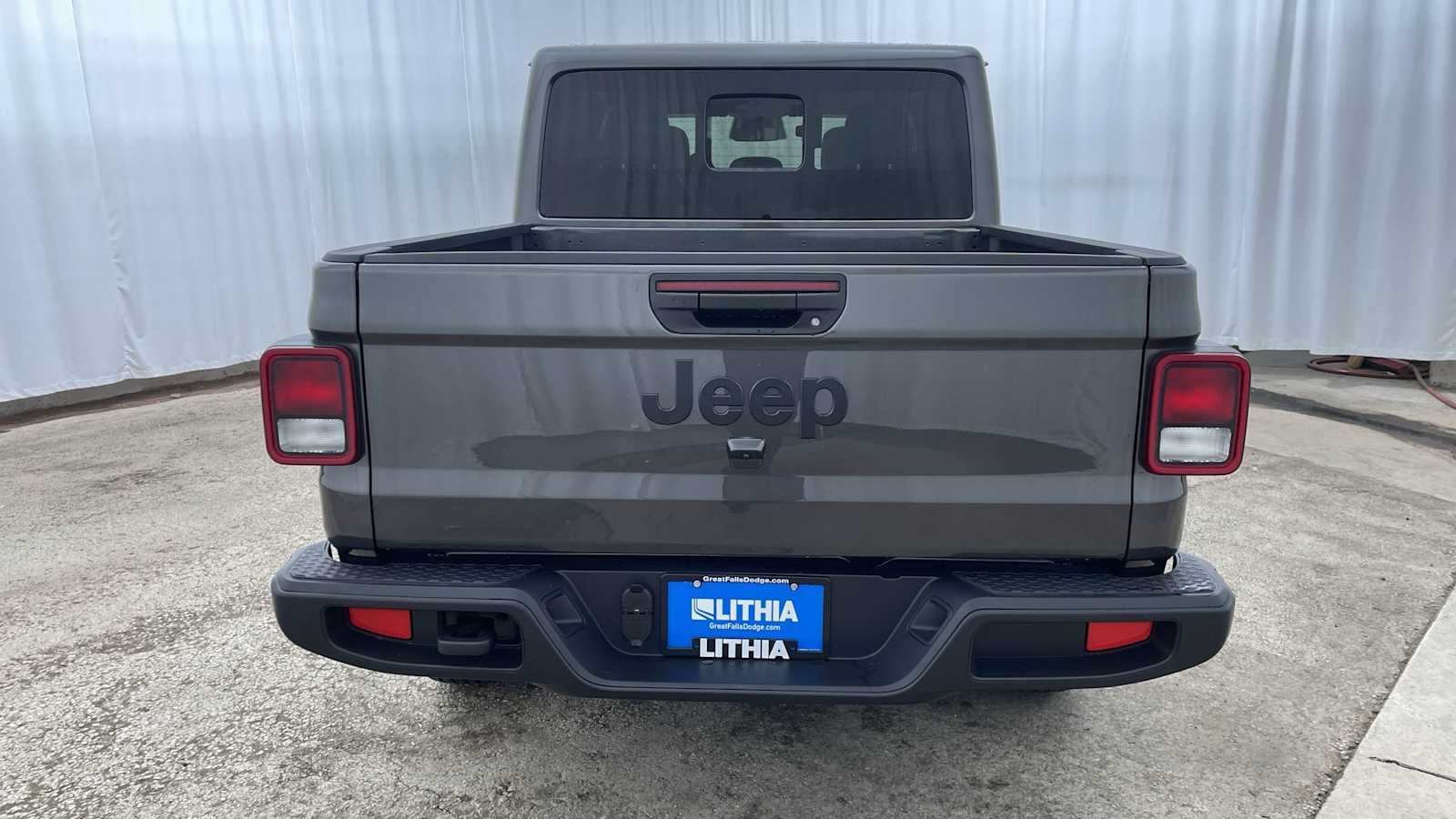 Thumbnail: 2026 Jeep Gladiator - 32