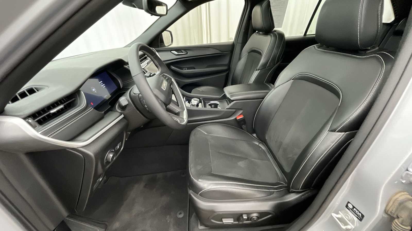 Thumbnail: 2024 Jeep Grand Cherokee - 5