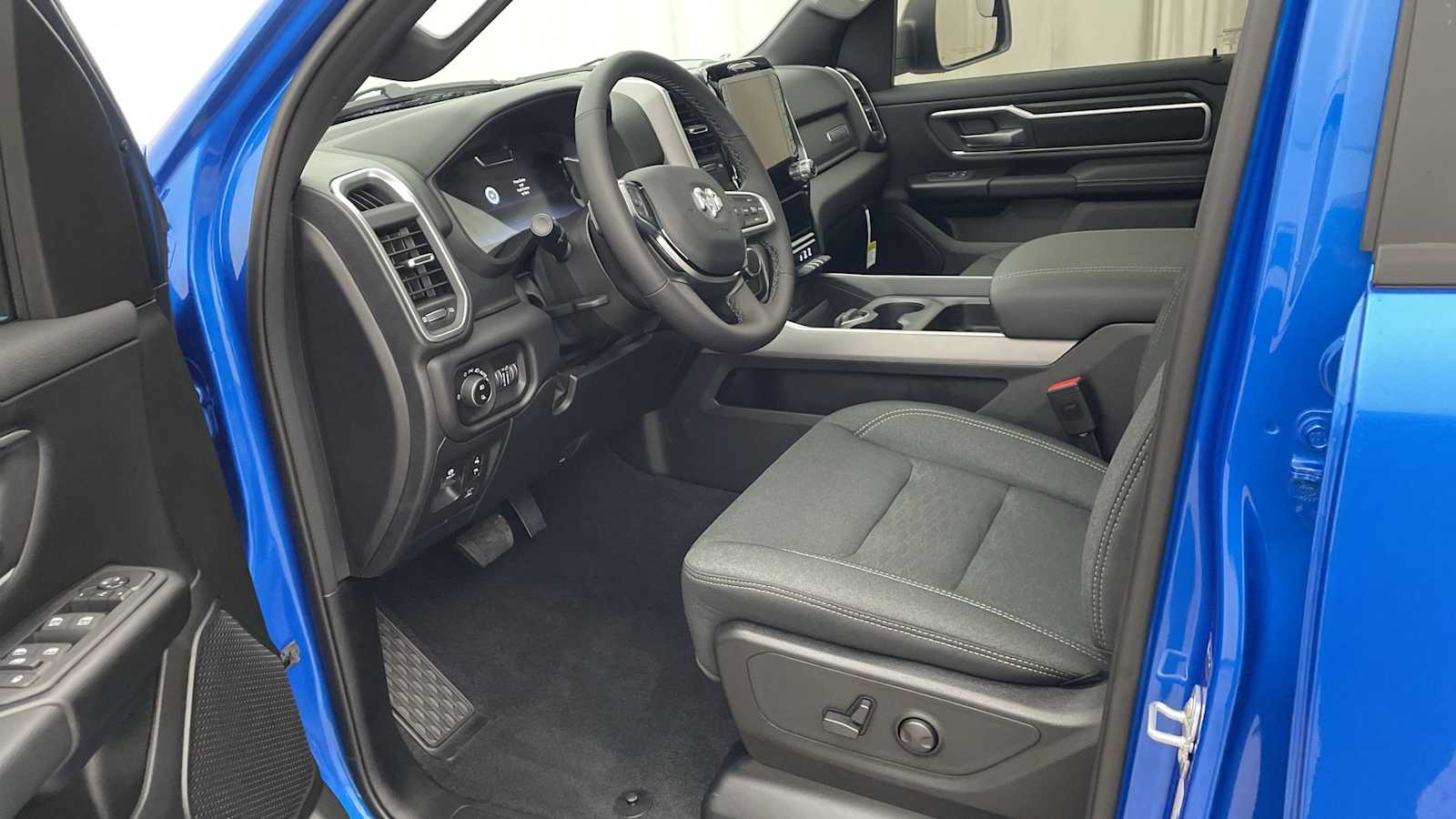 Thumbnail: 2026 RAM 1500 - 2