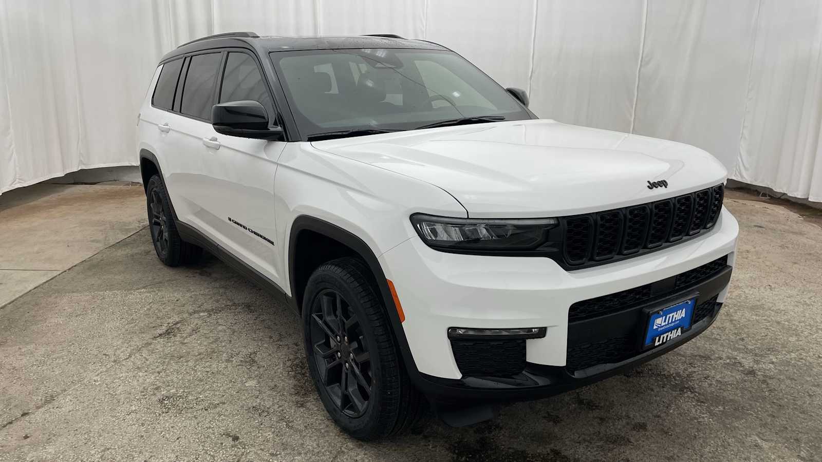 Thumbnail: 2025 Jeep Grand Cherokee - 39