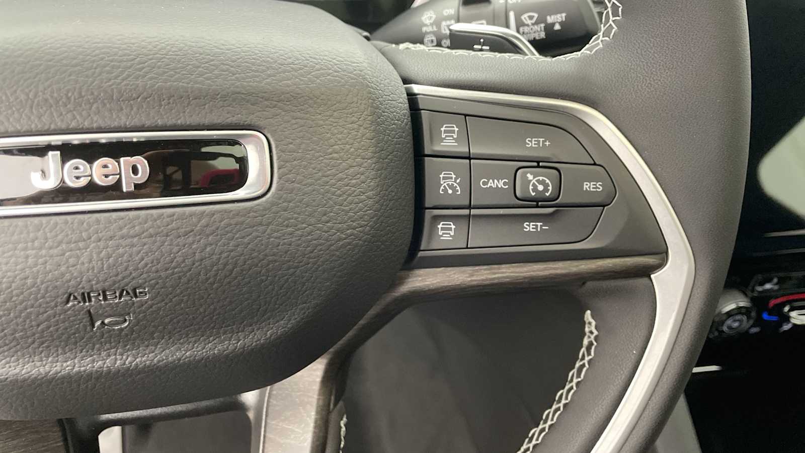 Thumbnail: 2025 Jeep Grand Cherokee - 16