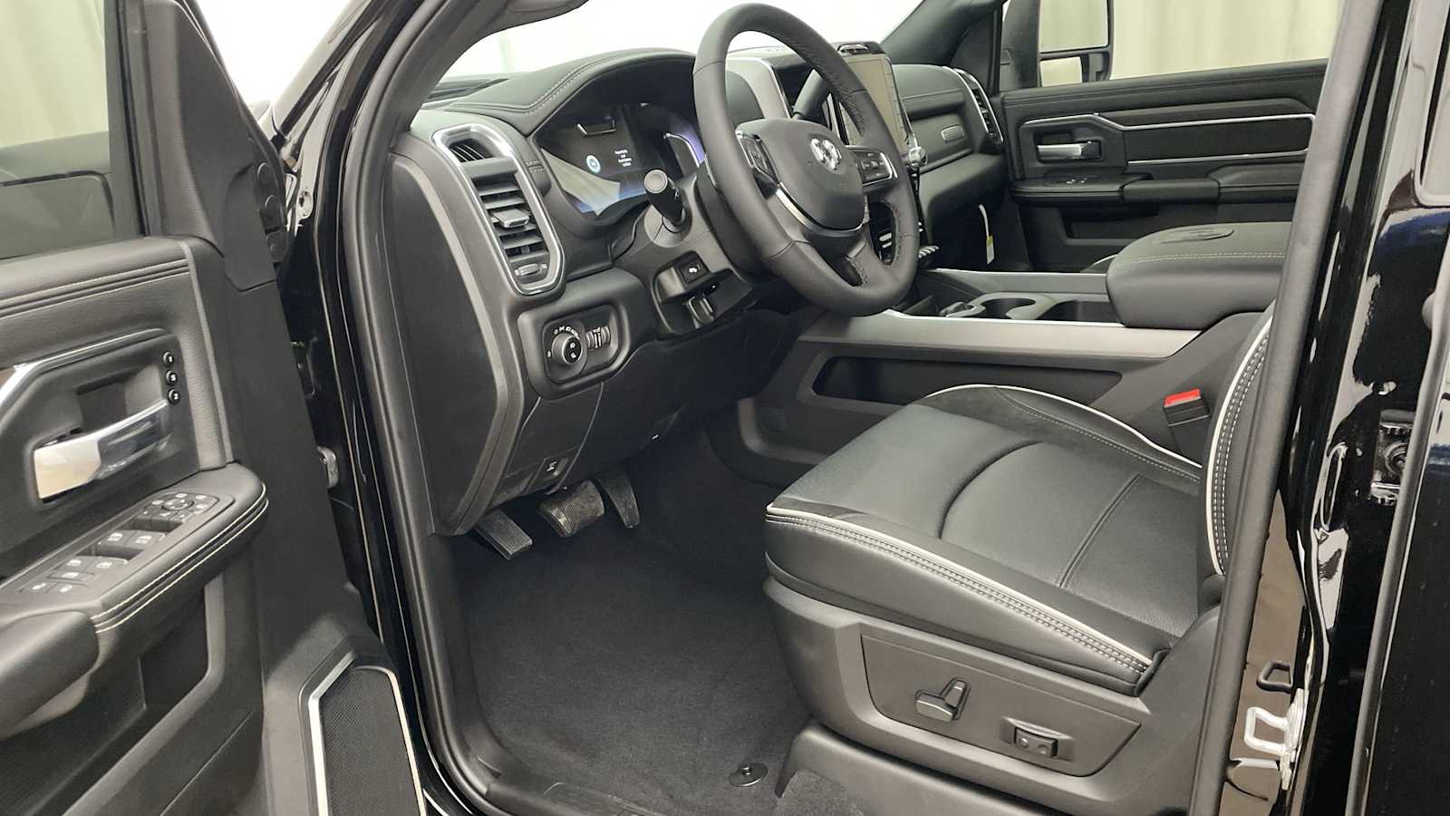 Thumbnail: 2026 RAM 3500 - 2