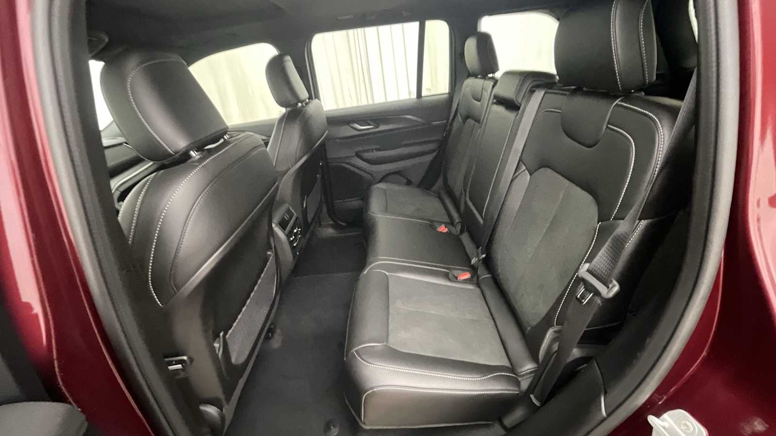 Thumbnail: 2025 Jeep Grand Cherokee - 9