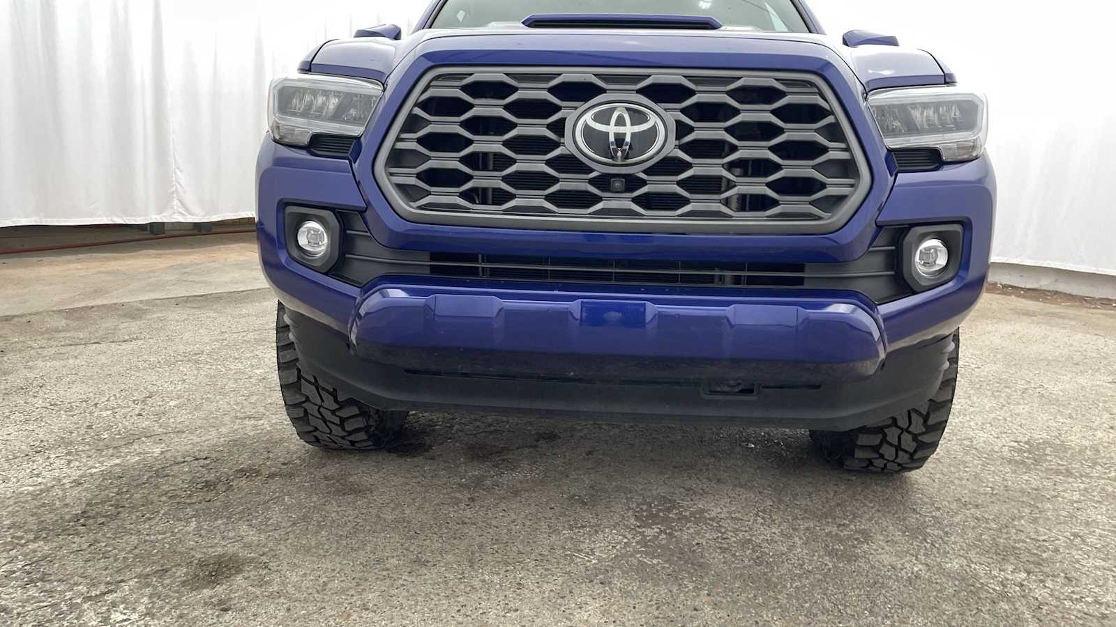 Thumbnail: 2023 Toyota Tacoma - 37