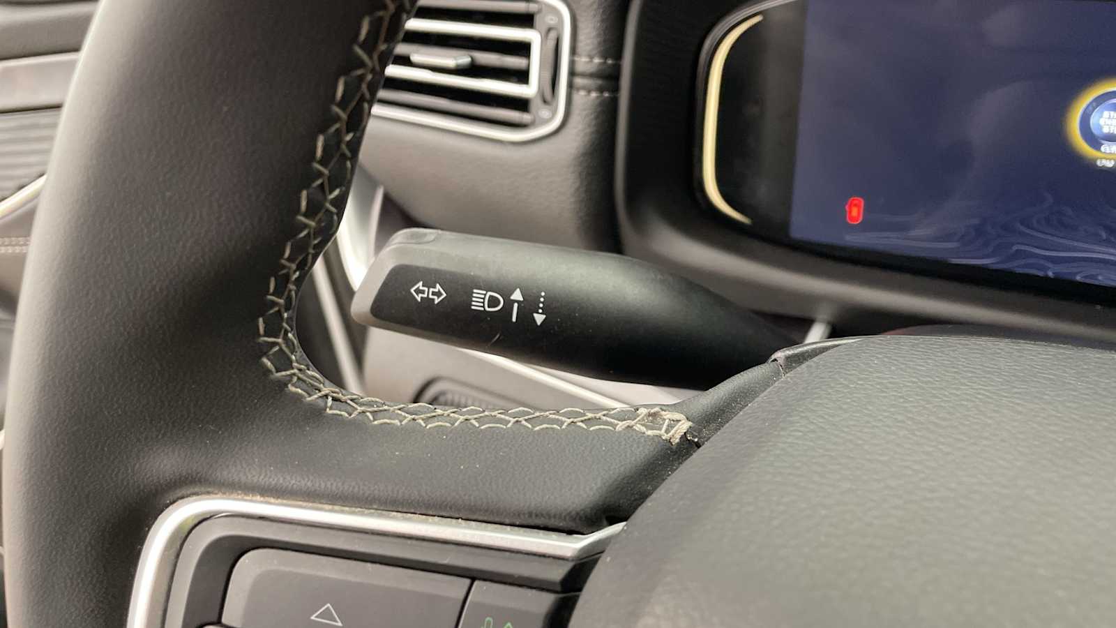 Thumbnail: 2023 Jeep Wagoneer - 16