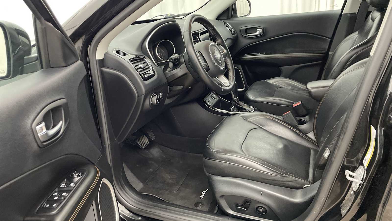 Used 2019 Jeep Compass Limited with VIN 3C4NJCCB0KT670803 for sale in Great Falls, MT