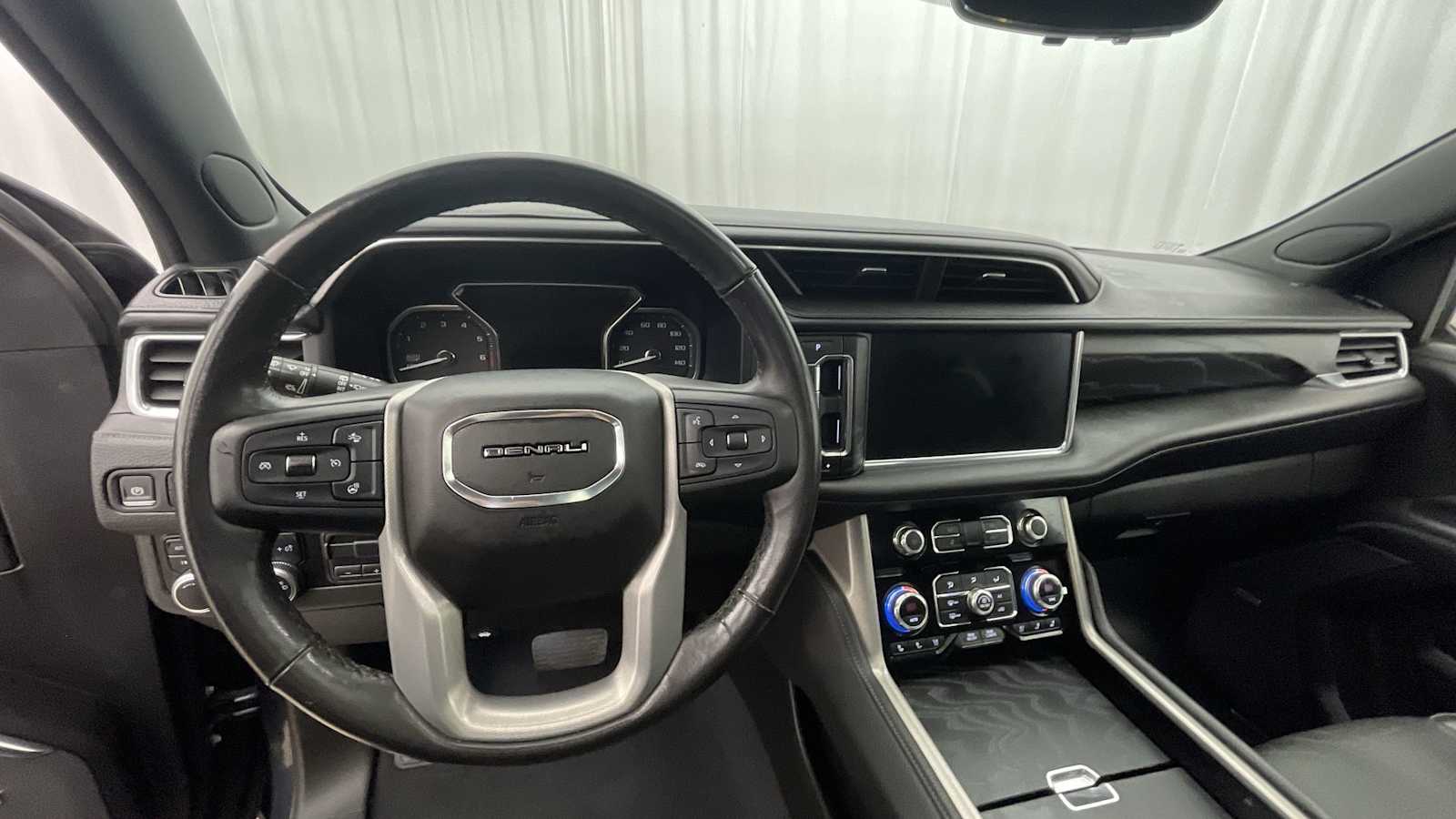 2021 Gmc Yukon XL Denali photo 2