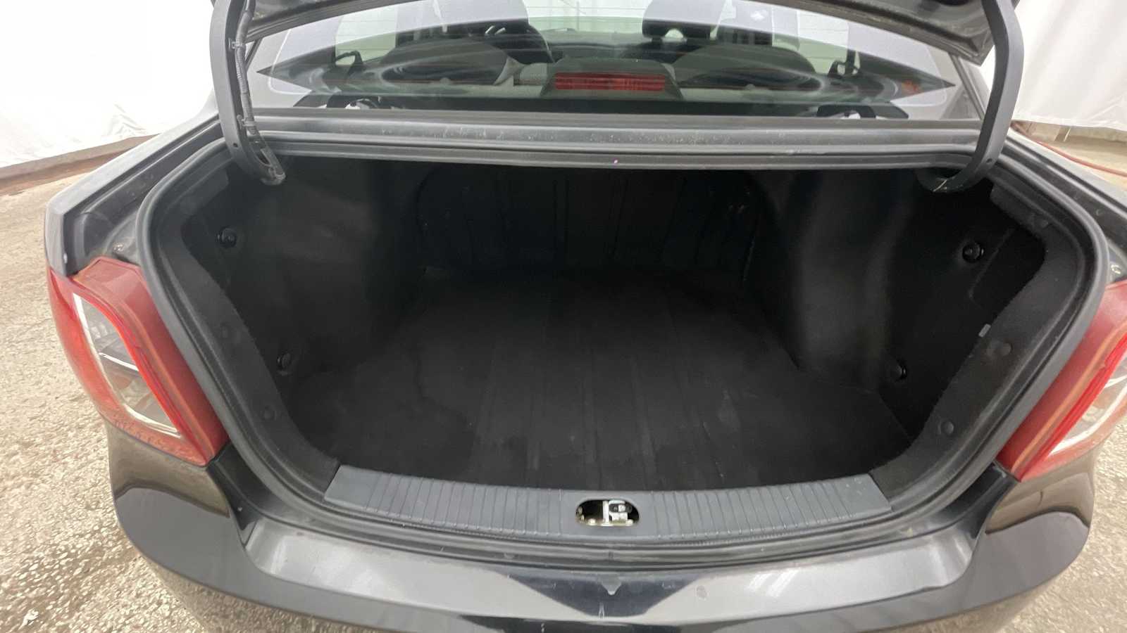 Thumbnail: 2011 Kia Rio - 21