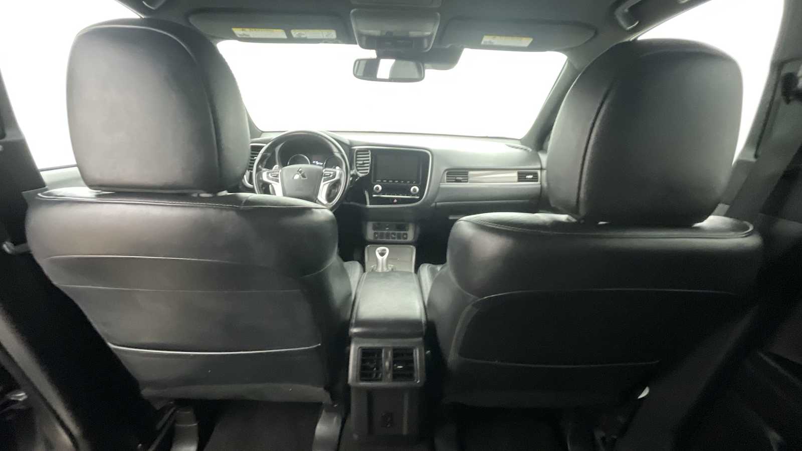 Thumbnail: 2022 Mitsubishi Outlander - 7