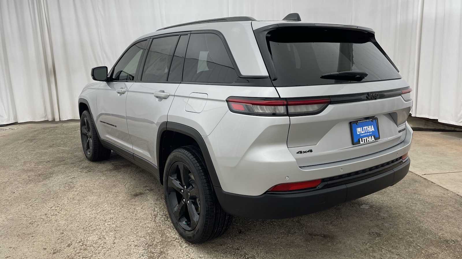 Thumbnail: 2025 Jeep Grand Cherokee - 35