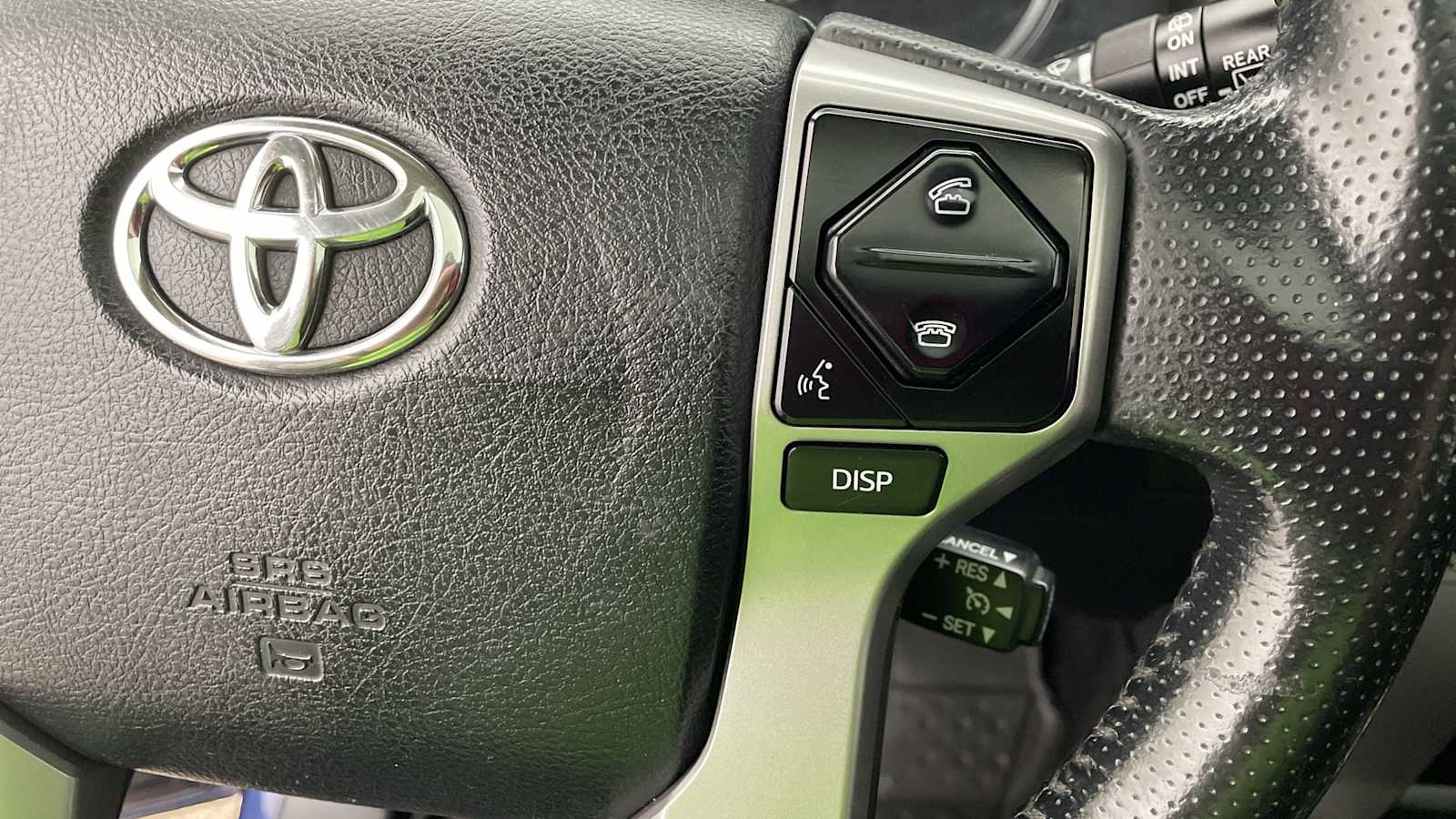 Thumbnail: 2018 Toyota 4Runner - 15