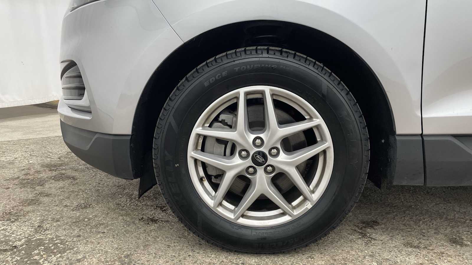 Thumbnail: 2024 Ford Edge - 38