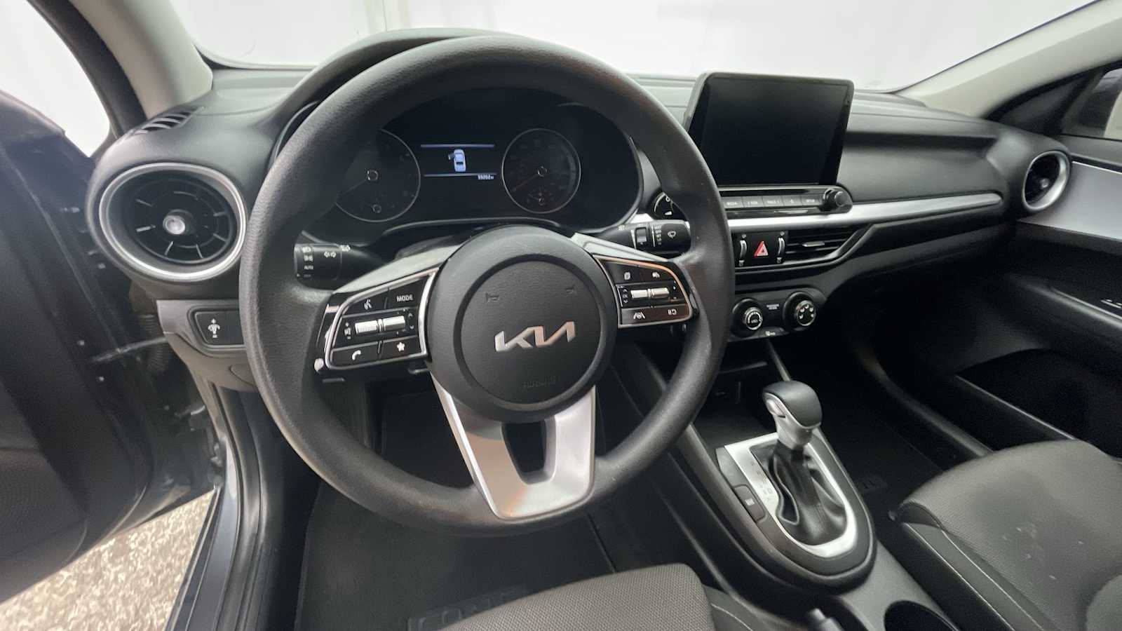 Thumbnail: 2022 Kia Forte - 3